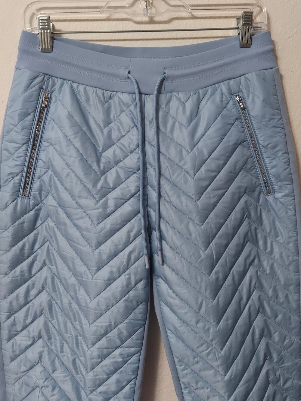 Athleta Woman's Quilted Light Blue Jogger Pants Size 4 - Picture 3 of 7